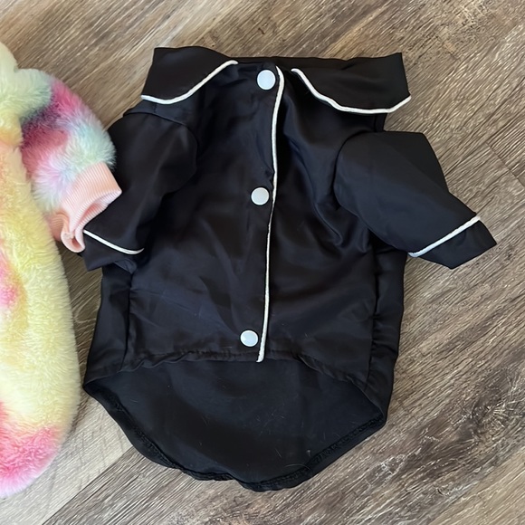 Puppy 🐶 and Dog Outfit bundle of 2 size M - Picture 3 of 5